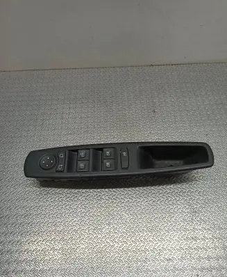 Renault Megane III Electric window control switch 809610016R