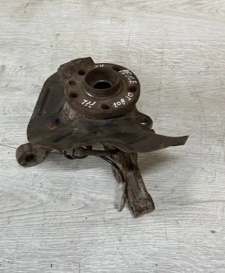 Peugeot 807 Front wheel hub