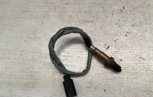 Mercedes-Benz C W205 Lambda probe sensor 0075121618 0281004205