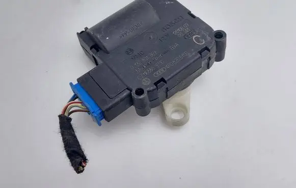 Audi A6 S6 C6 4F Air flap motor/actuator 4F0820511B 0132801369