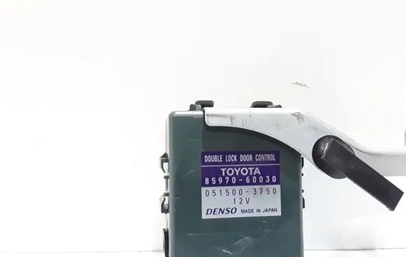 Toyota Land Cruiser (J120) Door central lock control unit/module 8597060030