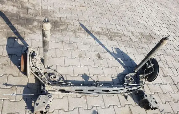 Nissan Pulsar Rear axle beam with reductor 