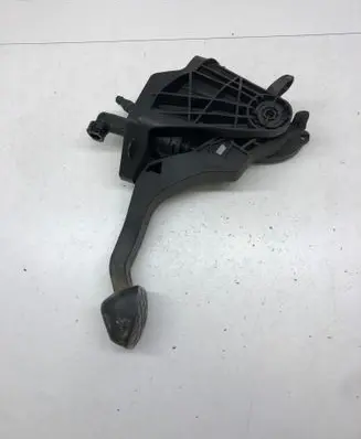 Volkswagen Polo V 6R Clutch pedal 6R1721059AA 6R0721388
