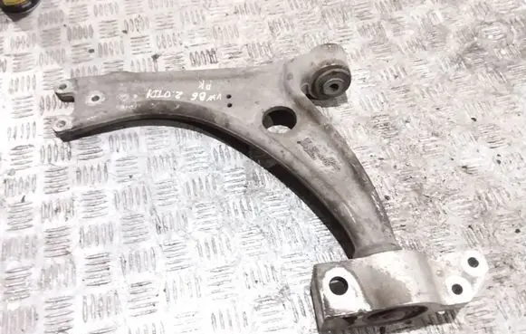 Volkswagen PASSAT B6 Front lower control arm/wishbone BFAT09