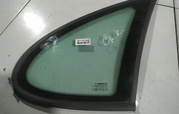 Renault Scenic I Rear side window AS2