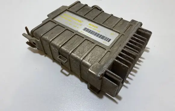 Volkswagen Golf II Engine control unit/module 811907383B 0285007032