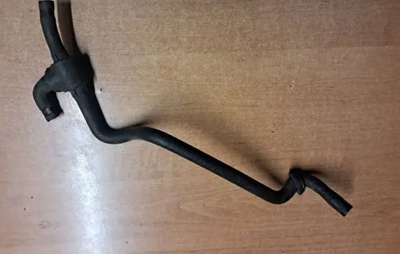 Mercedes-Benz S W126 Engine coolant pipe/hose 1268301396