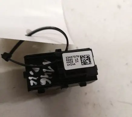 Opel Astra K Central locking switch button 13437276