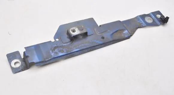 Fender mounting bracket