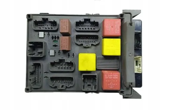 Renault Laguna II Fuse box set 82000004201E