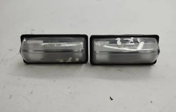 Nissan Juke II F16 Number plate light