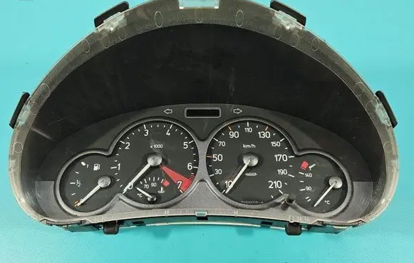 Speedometer (instrument cluster)