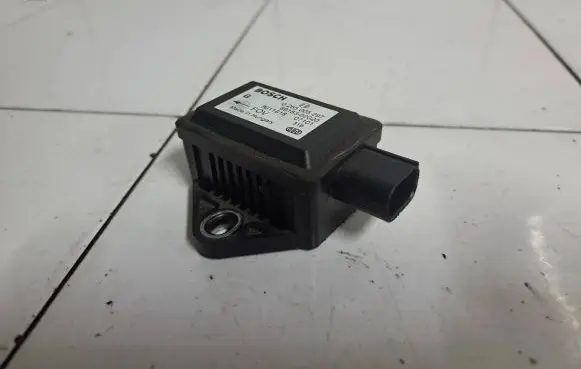 Toyota Avensis T250 ESP acceleration yaw rate sensor 8918302020 0265005297 5011618