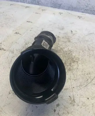 Audi A4 S4 B9 Turbo air intake inlet pipe/hose 04l129661
