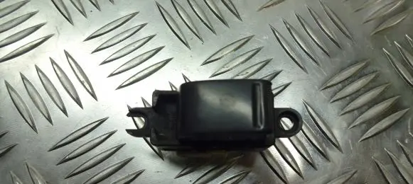 Nissan Almera Tino Quarter vent window switch 