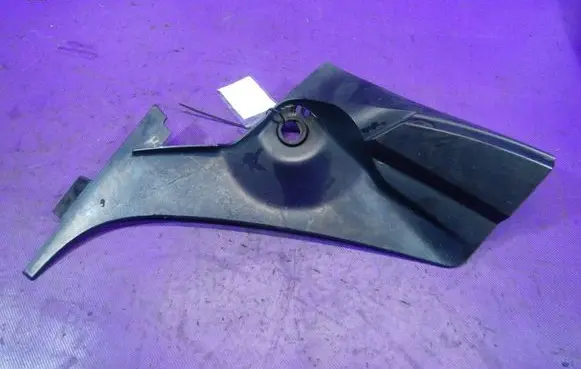 Seat Alhambra (Mk1) Wiper trim 