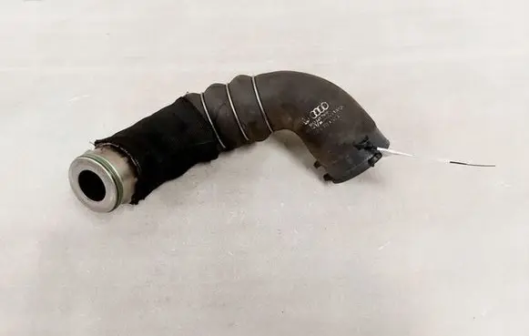 Audi A4 S4 B7 8E 8H Air intake hose/pipe 038131111J 830145790P