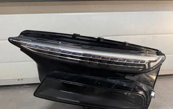 Audi A6 etron 85E Headlight/headlamp 85E941039R