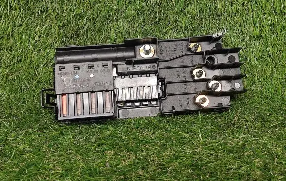 Mercedes-Benz ML W164 Fuse box set 013948411 013948421
