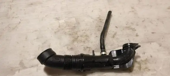 Opel Grandland X Turbo air intake inlet pipe/hose 9833016780