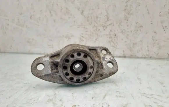 Volkswagen PASSAT B6 Front shock absorber mounting bracket 3C0513363