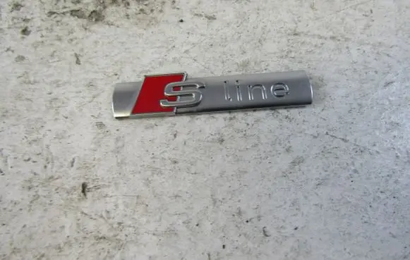 Audi A4 S4 B9 Manufacturer badge logo/emblem 8N0853601A