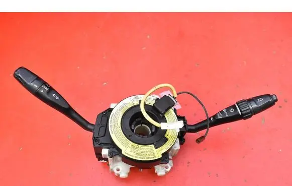 Mitsubishi Carisma Other switches/knobs/shifts MR911056