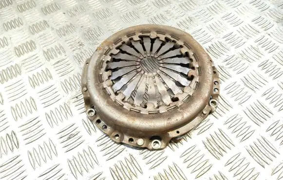 Peugeot 208 I Pressure plate 