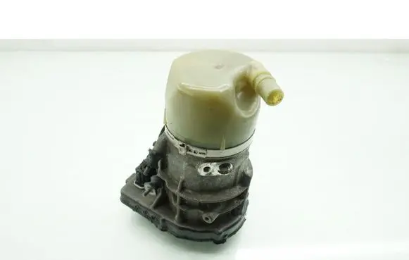 Volvo XC70 Power steering pump 31329145