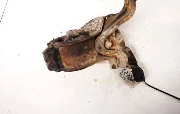 Honda Accord Engine mount bracket