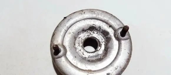 Coil spring mount