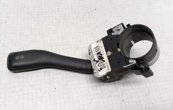 Volkswagen Golf IV Indicator stalk 8L0953513G