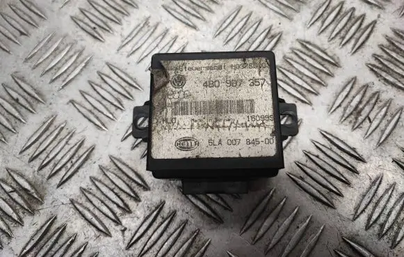 Audi A4 S4 B5 8D Light module LCM 4B0907357 5LA00784500 160999
