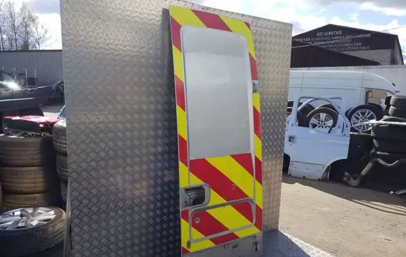 Iveco Daily 5th gen Back/rear loading door 