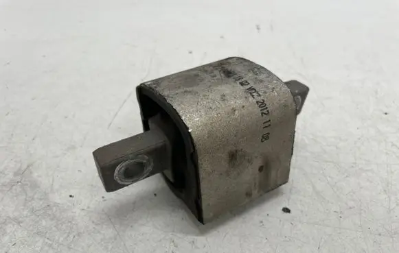 Mercedes-Benz E W212 Gearbox mount A2122401818