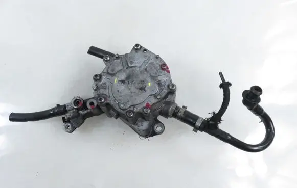 Volkswagen PASSAT B5.5 Vacuum pump 038145209C
