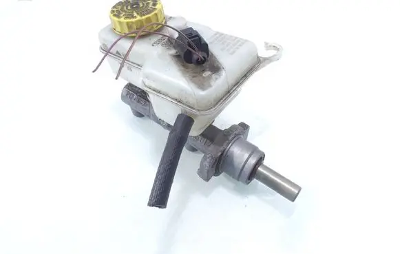 Skoda Fabia Mk1 (6Y) Master brake cylinder X5817