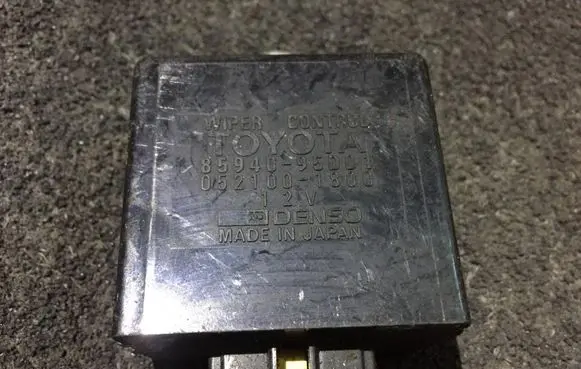 Toyota Previa (XR10, XR20) I Window wiper relay 8594095d01 052100-1800