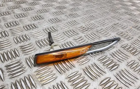 Ford Mondeo MK IV Front fender indicator light 7s7113k354af