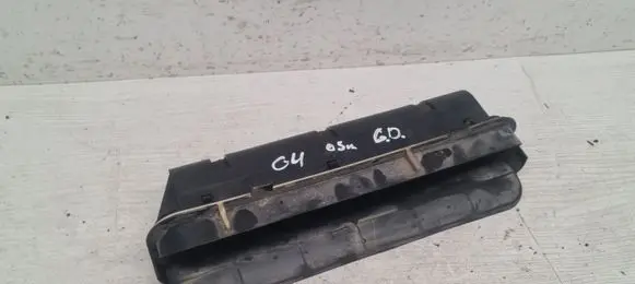 Citroen C4 I Quarter panel pressure vent 9635064680