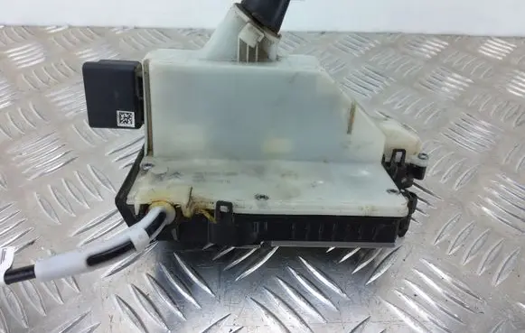 Peugeot 208 Rear door lock 9812501280