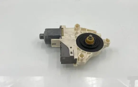 Peugeot 407 Rear door window regulator motor 0130822200