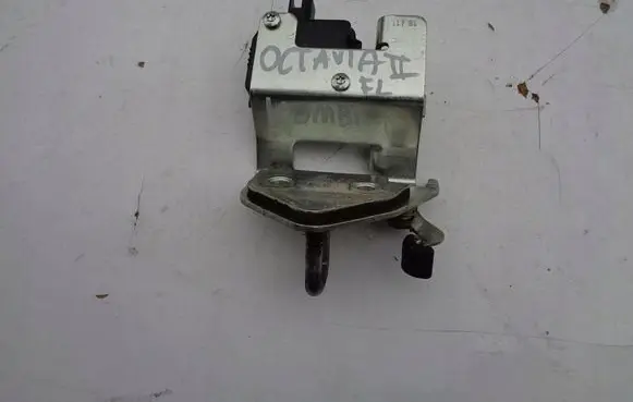 Skoda Octavia Mk2 (1Z) Tailgate/trunk/boot lock/catch/latch 1U9827501A
