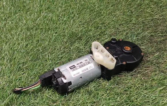 Land Rover Range Rover L322 Seat adjustment motor 821481434 82148143 404905