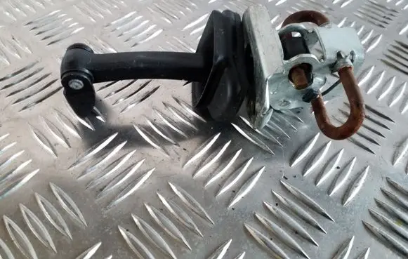 BMW X3 E83 Front door check strap stopper 7176801