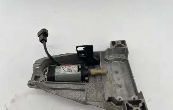 Mercedes-Benz E W211 Steering column adjust motor A2205400288 2205400288 A2114620005