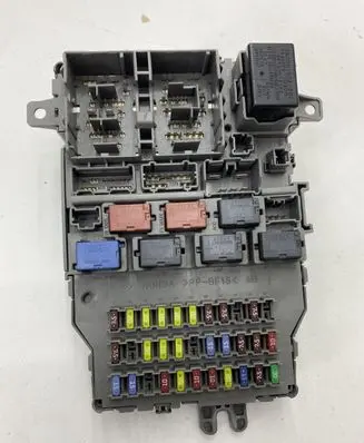 Honda Accord Fuse module A000011 XG20M3L7