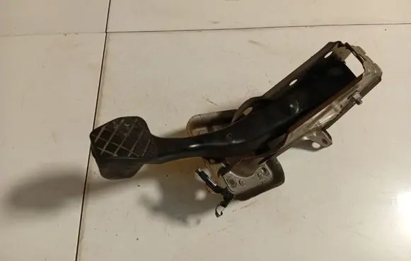 Volkswagen PASSAT B6 Brake pedal 1K1721057AL