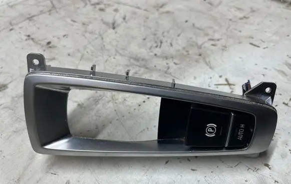 BMW X5 F15 Hand parking brake switch 6822520