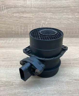 Volkswagen PASSAT B6 Mass air flow meter 074906461B 0281002461